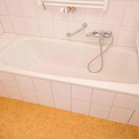 Zum Alten Schulplatz Auf Der Insel * Линдау