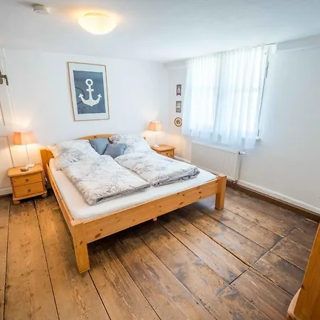 Apartment Zum Alten Schulplatz Auf Der Insel *